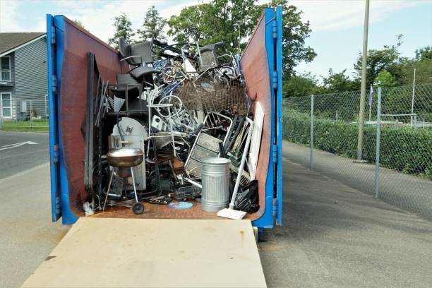 Best Construction Debris Removal  in Highwood, IL